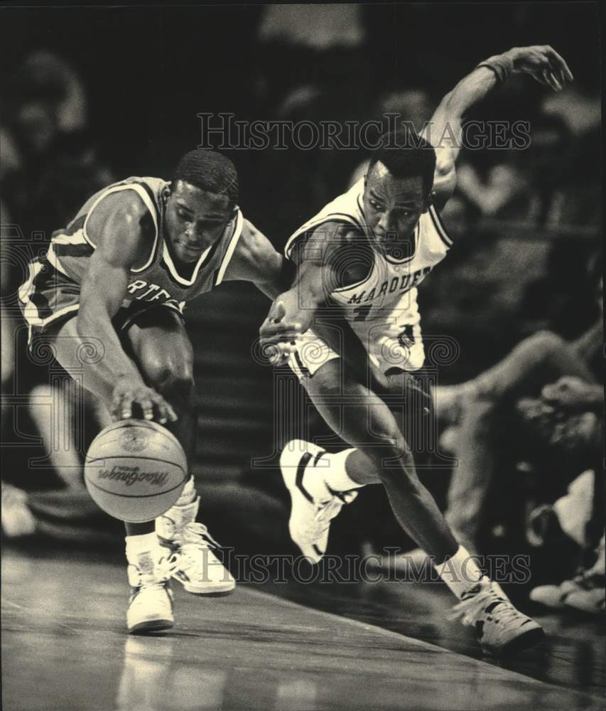 1987 Press Photo Michael Sims of Marquette attempted to steal the ball.- Historic Images