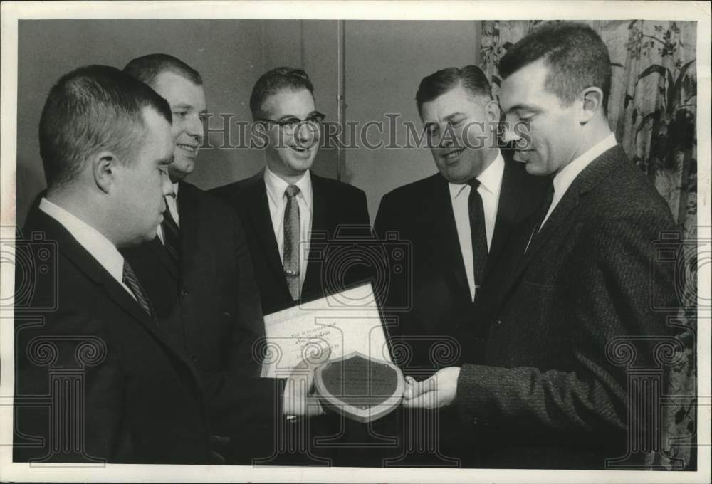 1963 Ron VanderKelen Is Given A Plaque At St. Therese Parish - Historic Images