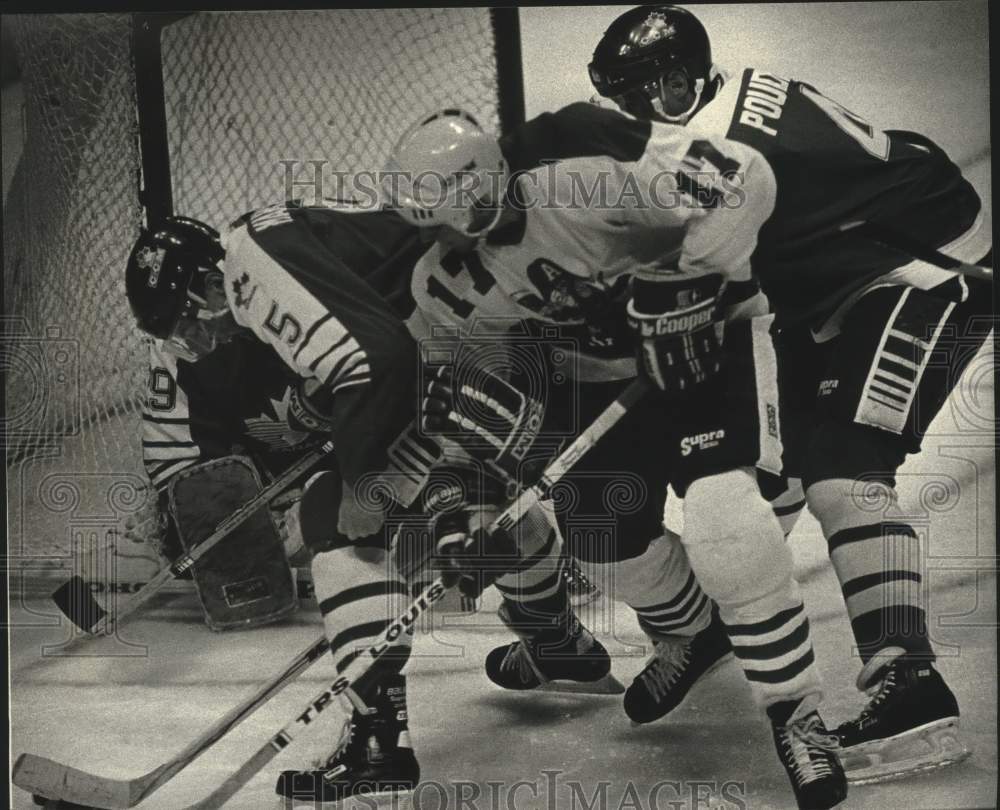 1989 Press Photo Admirals' Peter Deboer couldn't find the net against Canada- Historic Images