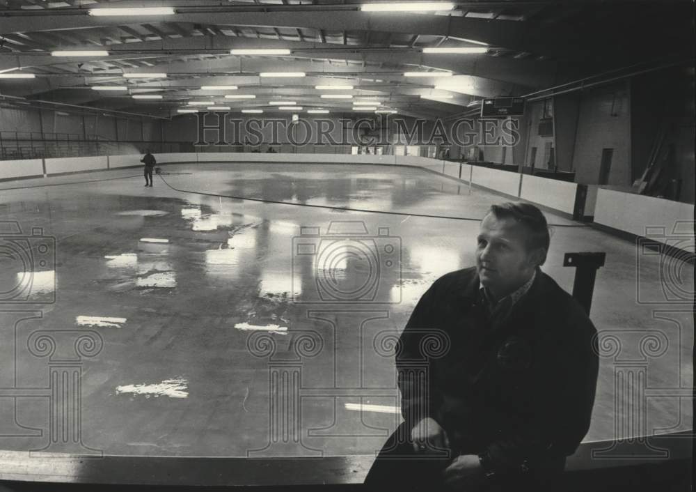 1973 Press Photo Norm Rand at new skating arena at State Fair Park. - mjt21175- Historic Images