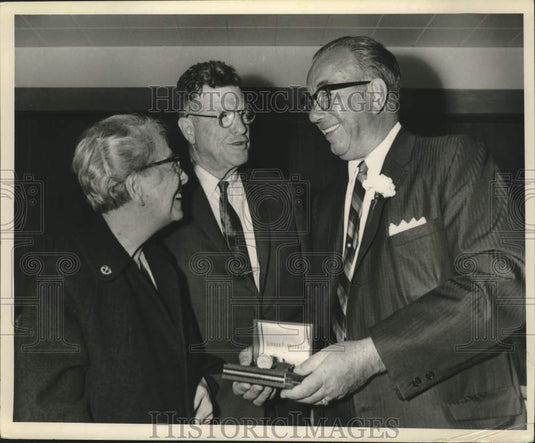 1962 Press Photo Billy Sixty celebrate 50 years of service with McBeath & Maier - Historic Images
