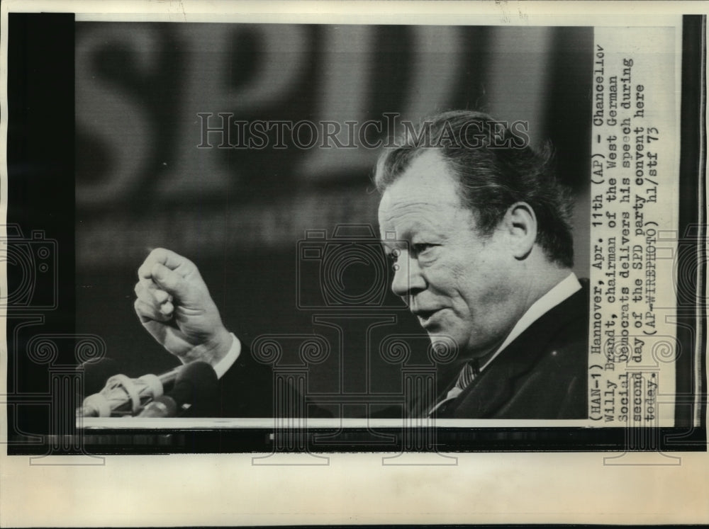 1973 Press Photo West German Chancellor Willy Brandt delivers speech , Hannover - Historic Images