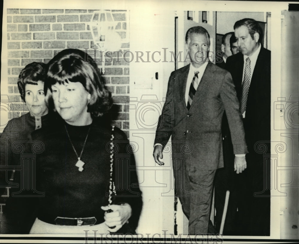 1973 Press Photo Vice-President Spiro Agnew leaves Maryland funeral home - Historic Images