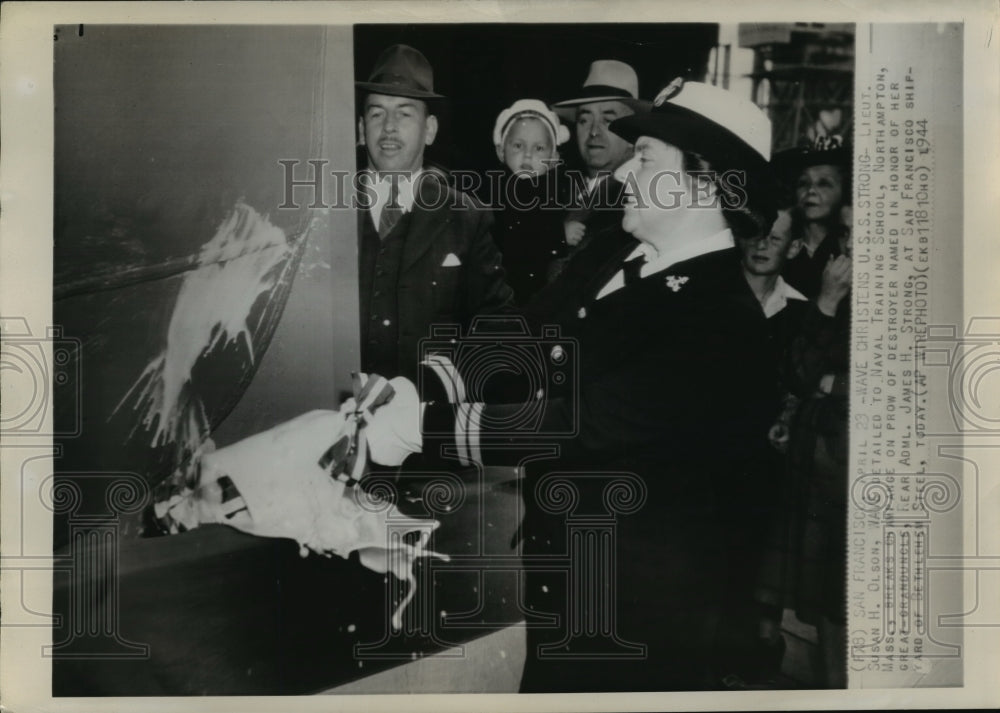 1944 Press Photo Susan Olson detailed to Naval Training School San Francisco - Historic Images