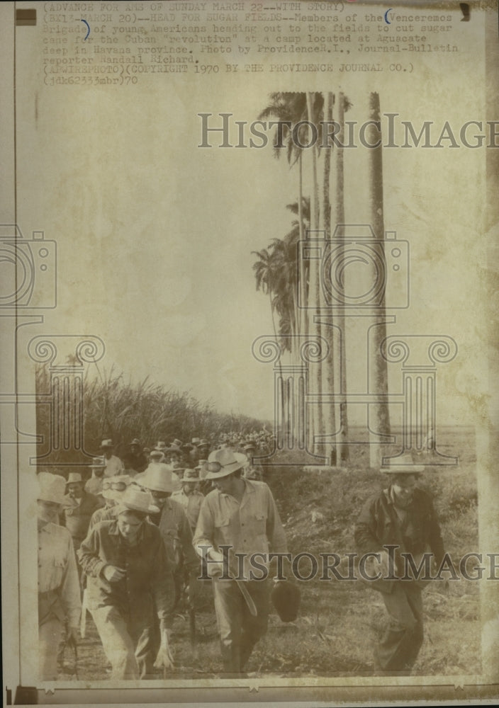 1970 Press Photo Venceremos Brigade head to Sugar Cane fields, Aquacate, Havana - Historic Images