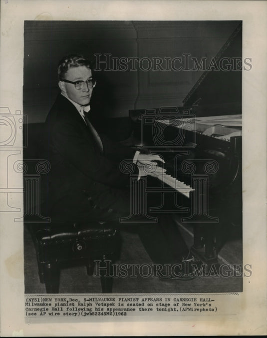 1962 Pianist, Ralph Votapek plays Carnegie Hall, New York City - Historic Images