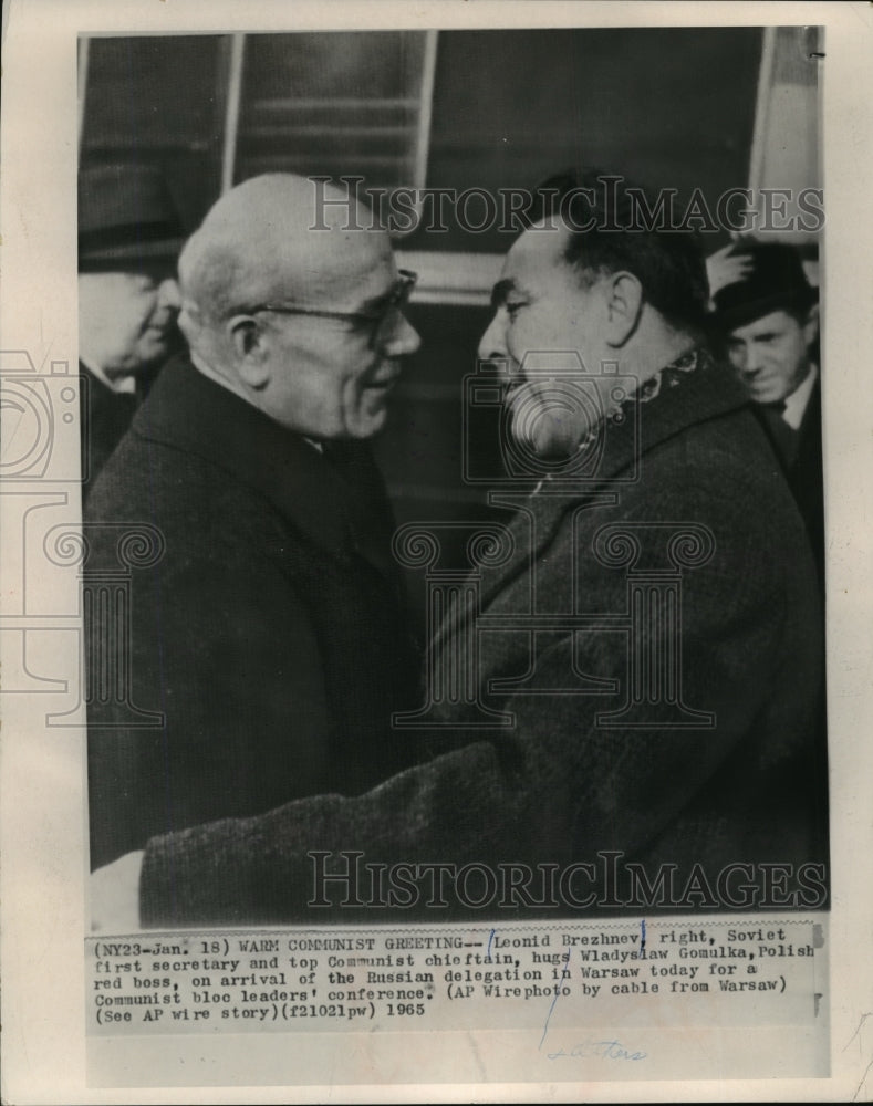 1965 Press Photo Leonid Brezhnev and Wladyslaw Gomulka meet in Warsaw - Historic Images