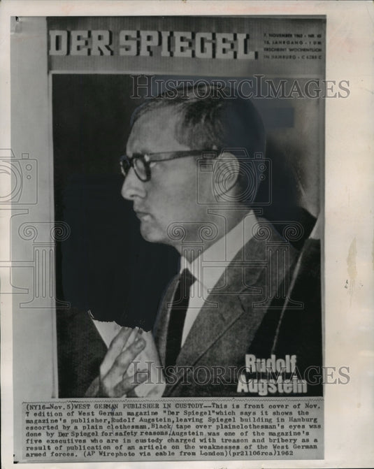 1962 Press Photo Rudolf Augstein leaving Der Spiegel building in Hamburg - Historic Images