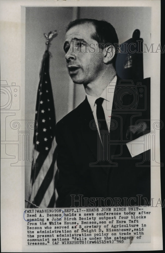 1965 Press Photo Reed A. Benson hold news conference on trade, Washington, D.C. - Historic Images