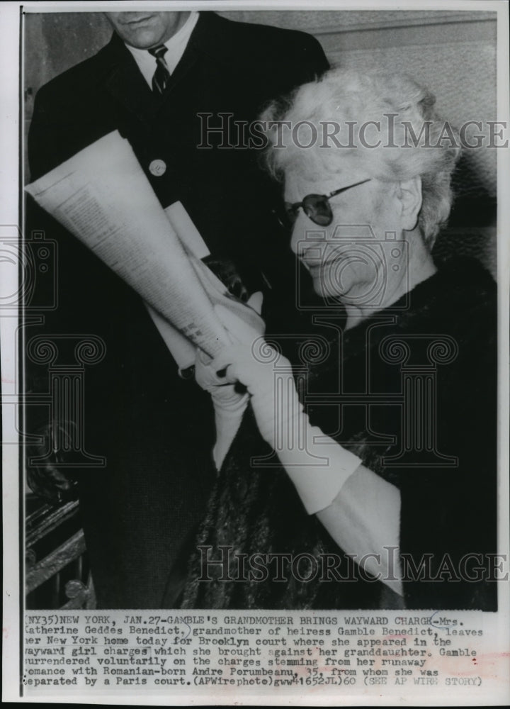 1960 Press Photo Katherine Geddes Benedict goes to court against grandaughter. - Historic Images