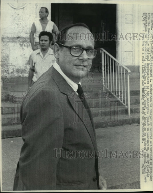 1972 Press Photo Bernard L. Barker charged in Watergate investigation in court-Historic Images