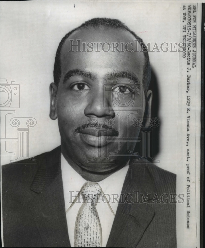 1960 Press Photo Lucius J. Barker, asst prof of political science at UWM. - Historic Images