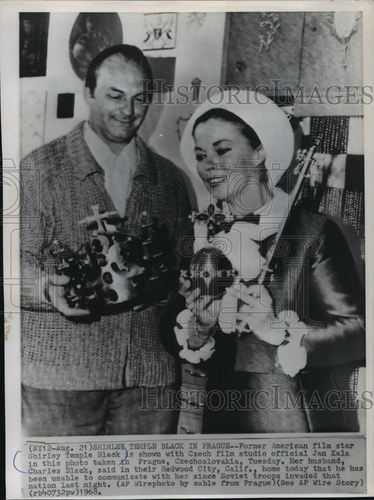 1968 Press Photo Shirley Temple Black in Prague, Czechoslovakia - mjw01010 - Historic Images