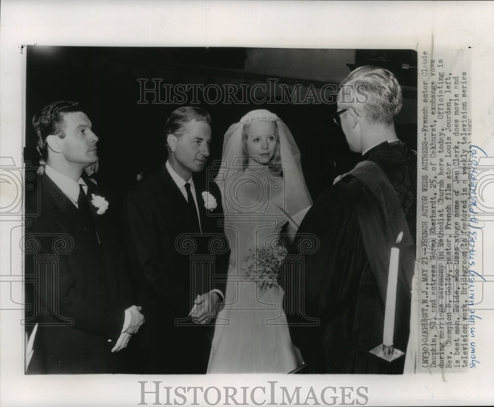 1955 Press Photo Actor Claude Dauphin marries actress Norma Eberhardt, Oakhurst - Historic Images