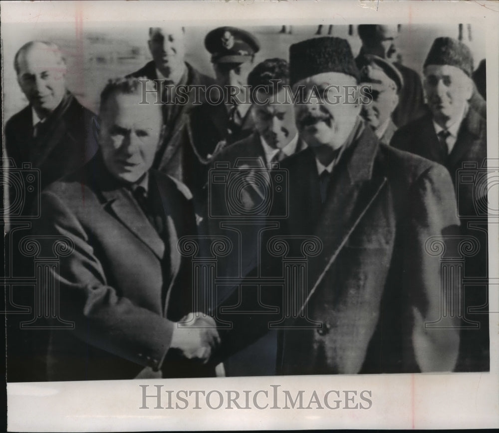 1966 Press Photo Premier Kosygin greets President Mohammed Ayub Khan, Tashkent - Historic Images