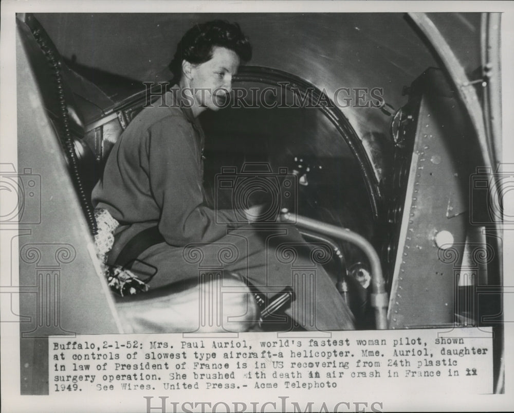 1952 Press Photo Mrs Paul Auriol world&#39;s fastest woman pilot, sits in helicopter - Historic Images
