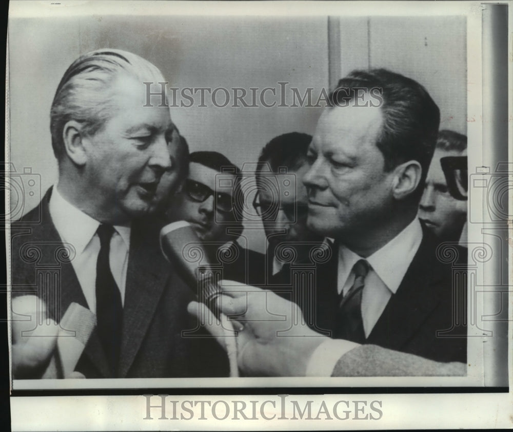Press Photo Kurt George Kiessinger and Willy Brandt announce new coalition, Bonn-Historic Images