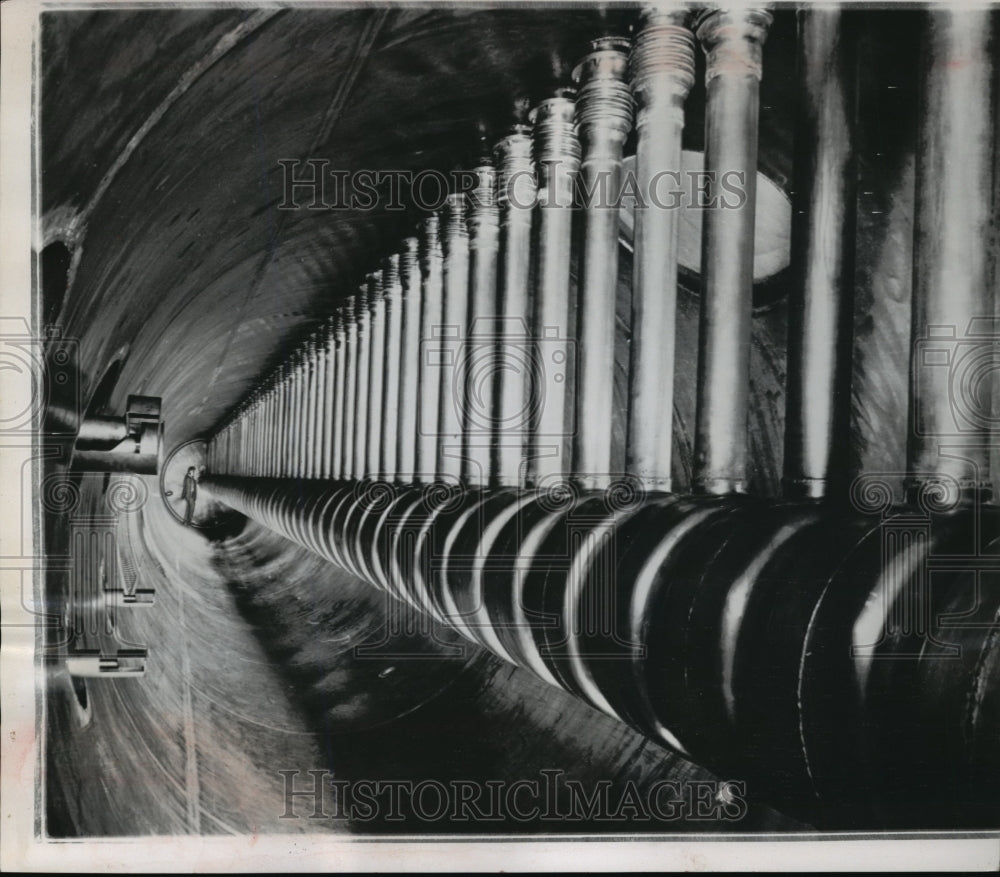1957 Press Photo Man dwarfed inside Hilac, a new atom smasher, University of CA - Historic Images