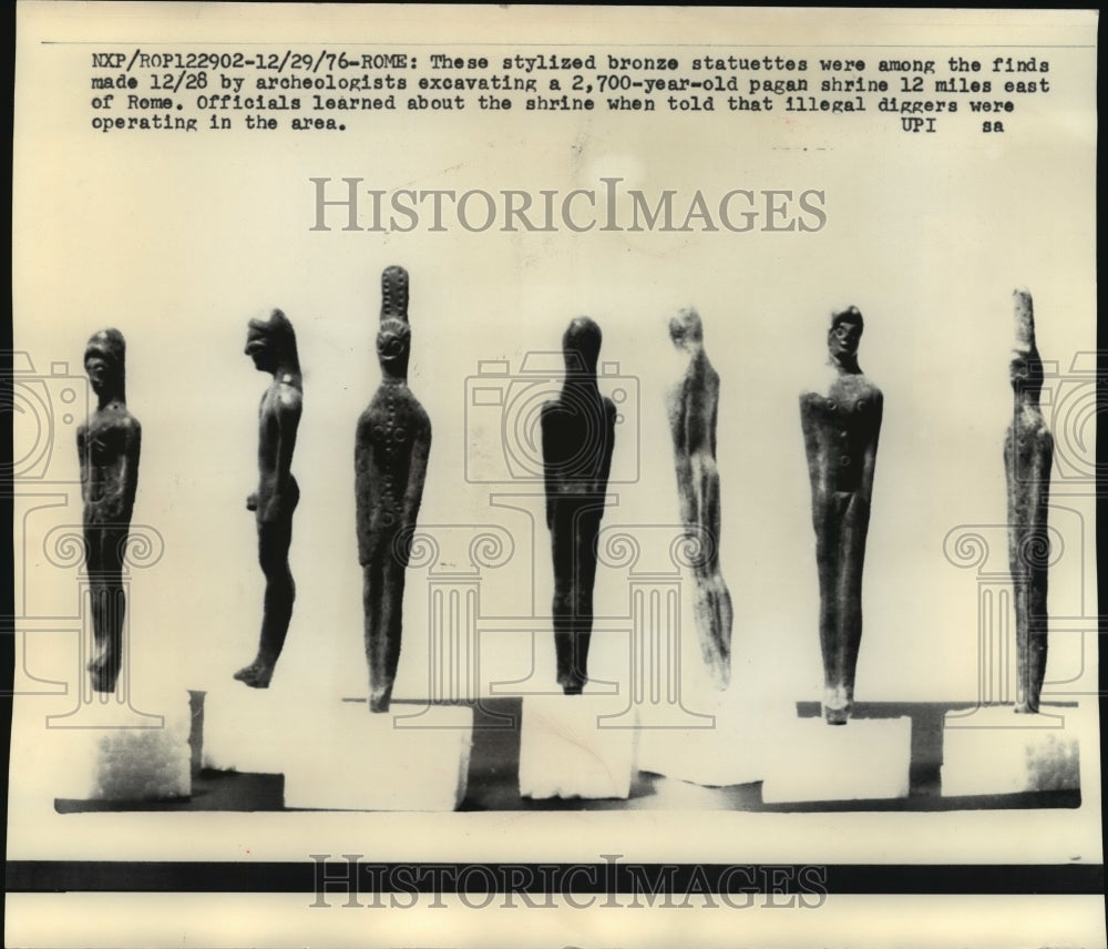 1976 Press Photo bronze statuettes found at 2700 year old shrine east of Rome - Historic Images