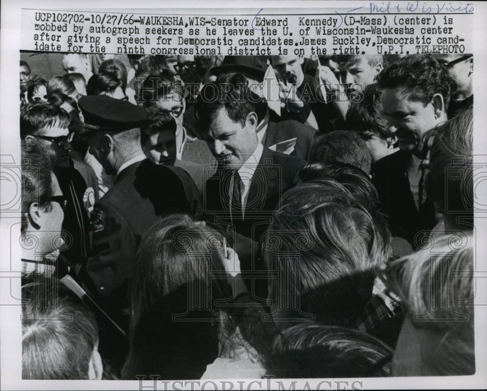 1966 Press Photo Sen Edward Kennedy in crowd at University of Wisconsin-Waukesha - Historic Images