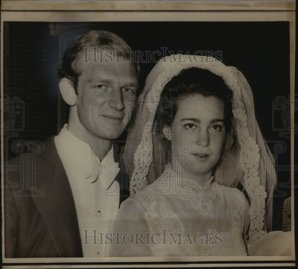 1971 Press Photo Susan Eisenhower weds Alexander Hugh Bradshaw in Pennsylvania - Historic Images