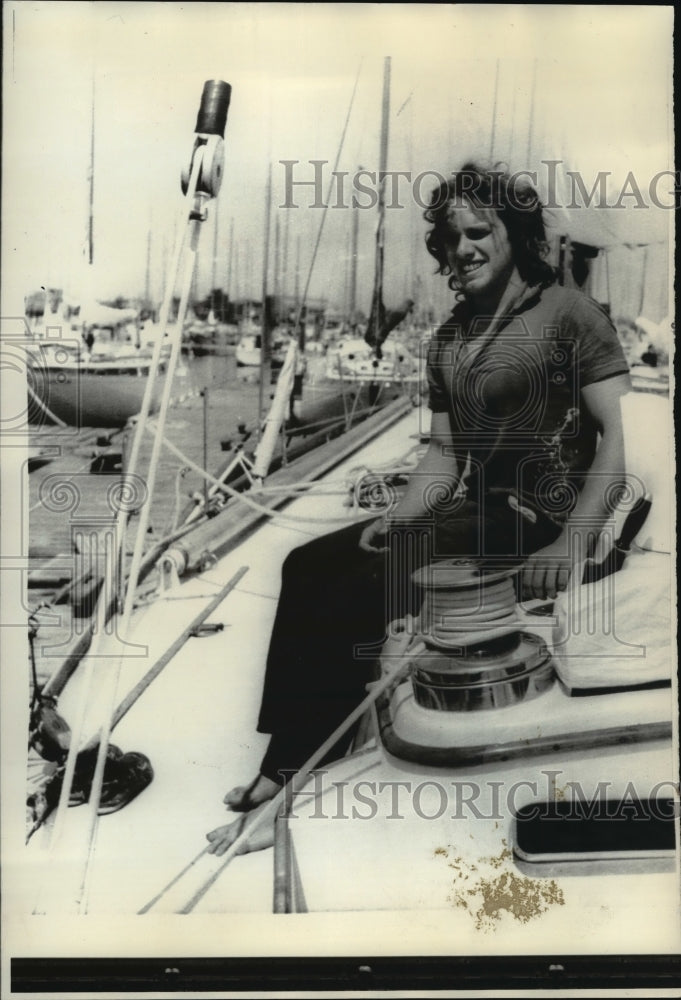 1971 Press Photo Joseph Kennedy III on yacht Yankee Girl, Gosport, England - Historic Images