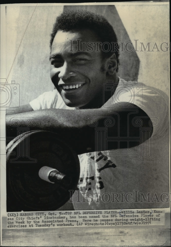 1971 Press Photo Willie Lanier, Kansas City Chiefs' linebacker, Kansas, Missouri - Historic Images