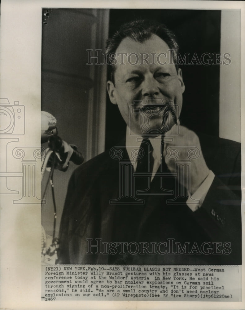 1967 Press Photo Willy Brandt of West Germany at news conference in New York- Historic Images