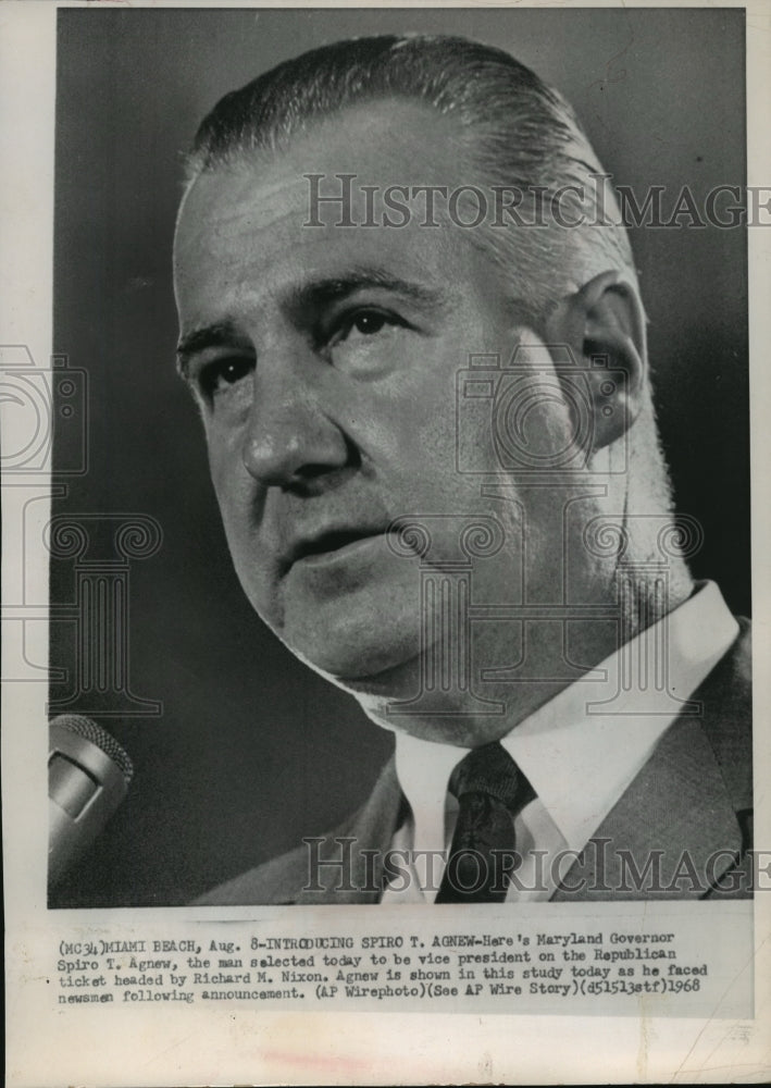 1968 Press Photo Running Mate Gov. Spiro T. Agnew talks to News, Miami Beach, FL- Historic Images