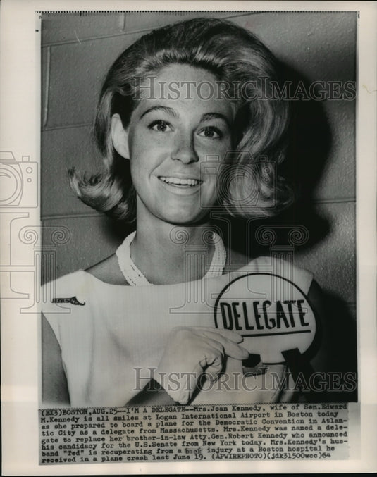 1964 Joan Kennedy boards flight as delegate to Dem Nat'l Convention - Historic Images
