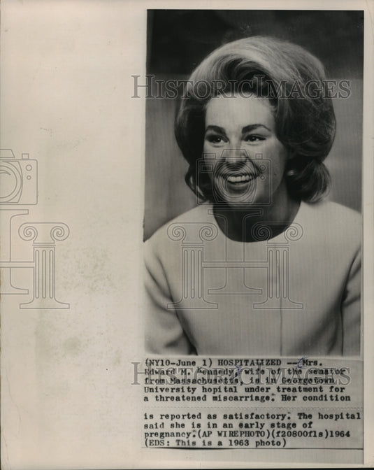 1963 Portrait of Joan Kennedy, wife of Sen. Ted Kennedy. - Historic Images