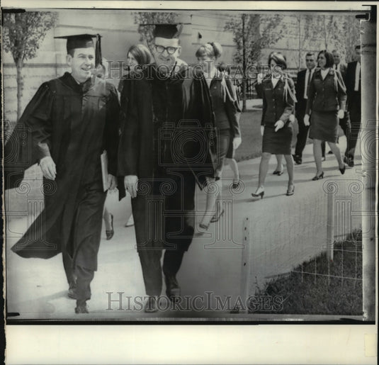 1970 Press Photo John C. Weaver and Missouri Governor Warren E. Hearnes - Historic Images