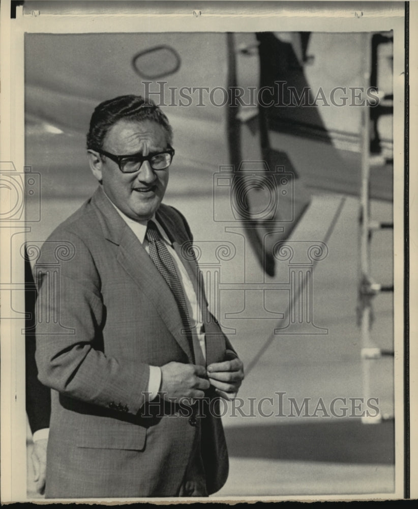 1972 Press Photo Henry Kissinger off to Tokyo for talks with Japanese leaders. - Historic Images