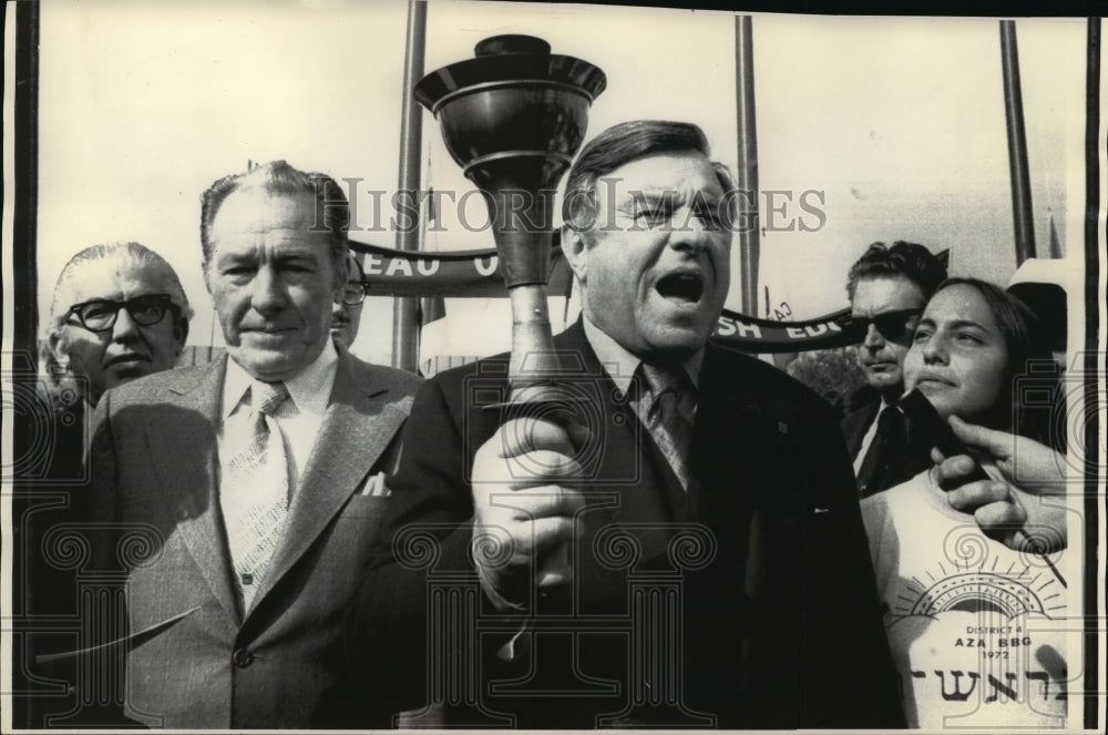 1972 Press Photo Teddy Kollek at opening of Jerusalem Fair in Los Angeles - Historic Images