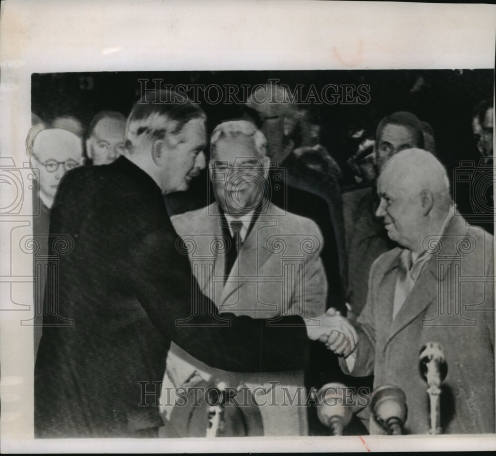 1956 Press Photo Anthony Eden and Nikita Khrushchev, Victoria's Station, London - Historic Images