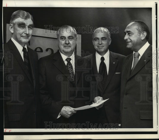 1972 Press Photo Arthur M. Wood, Gordon M. Metcalf, and Dean Swift - mjw03673 - Historic Images