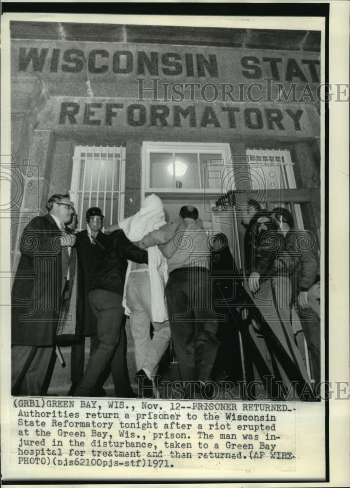 1971 Press Photo Authorities returned prisoner to Wisconsin State Reformatory - Historic Images