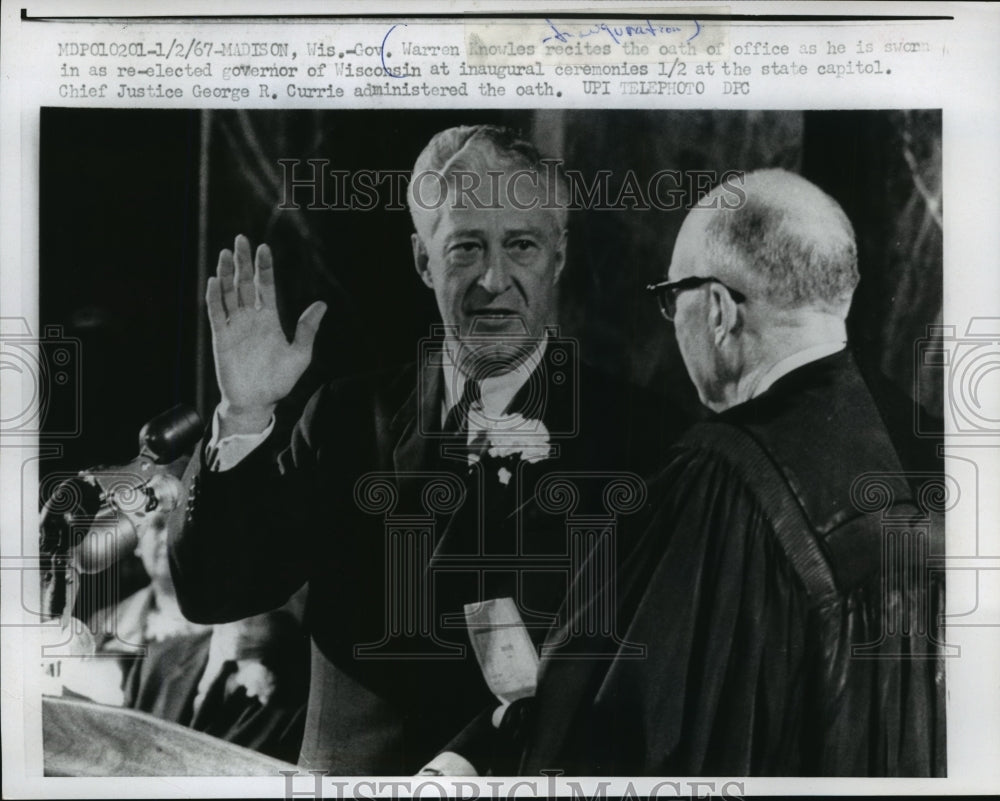 1967 Press Photo Wisconsin Governor Warren Knowles takes oath of office- Historic Images