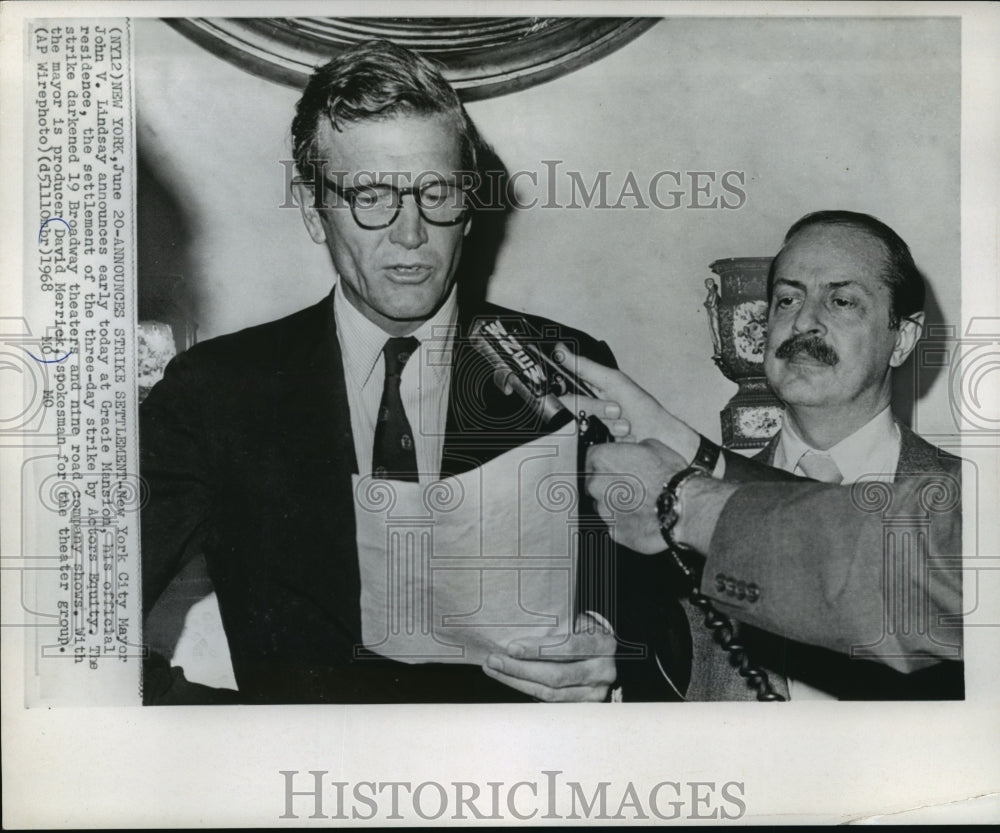 1968 Mayor John Lindsay announces end of Broadway actors strike-Historic Images