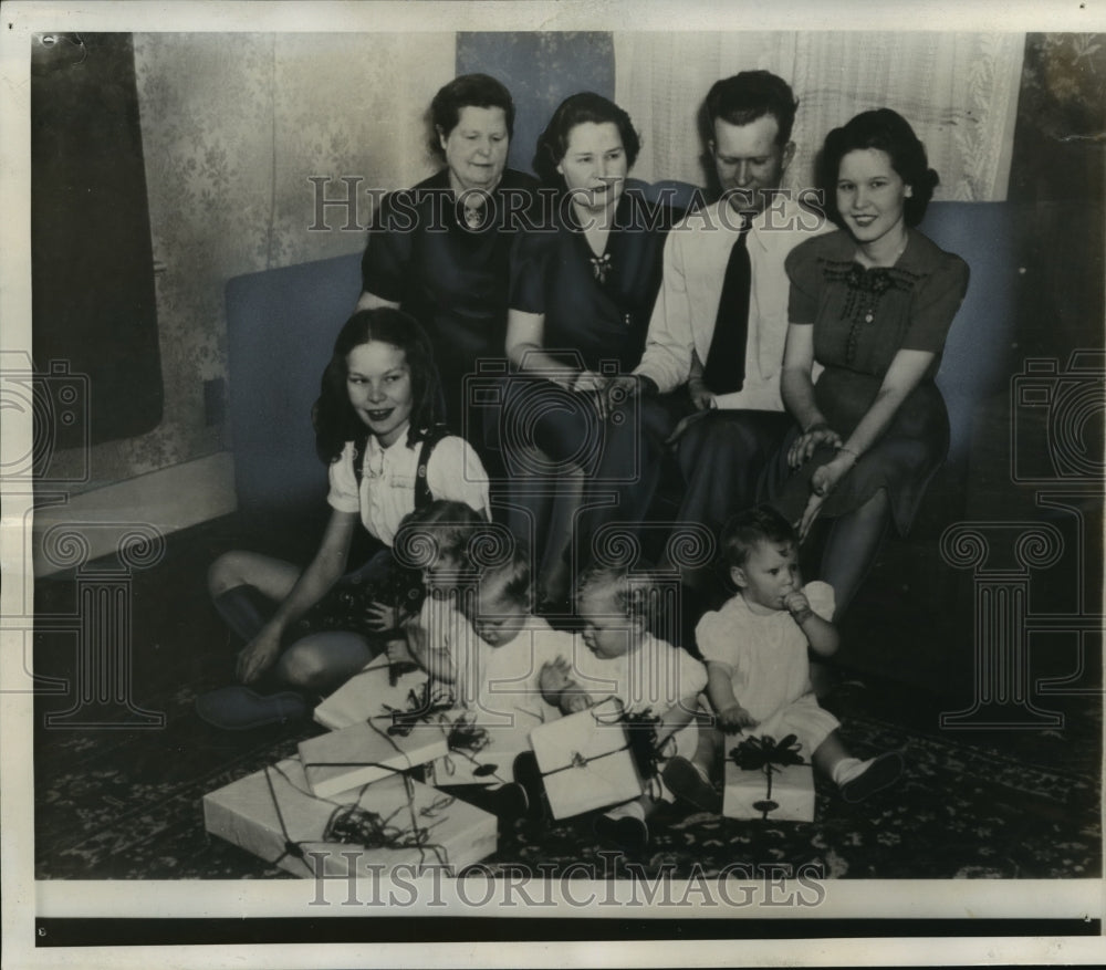1940 Badgett family with one-year-old quadruplets, Galveston, Texas - Historic Images