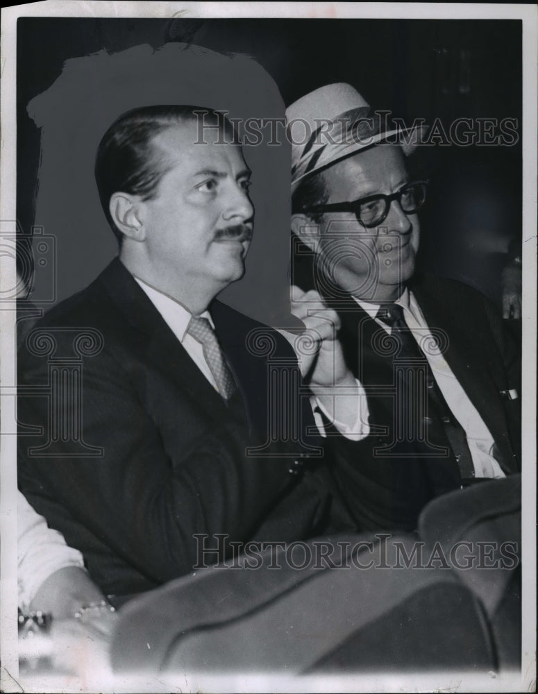 1961 Press Photo Producer David Merrick And Phil Silvers Watch Show - mjw05135 - Historic Images