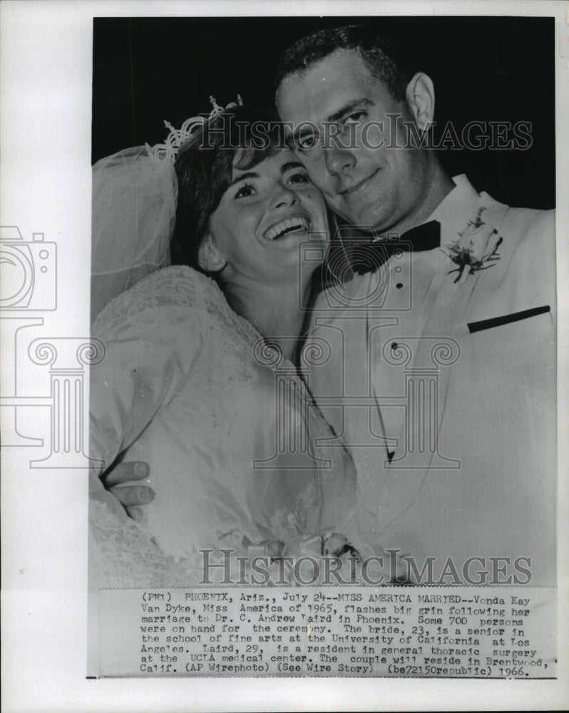 1966 Dr. C. Andrew Laird With Bride Vonda Kay In Phoenix, Arizona - Historic Images