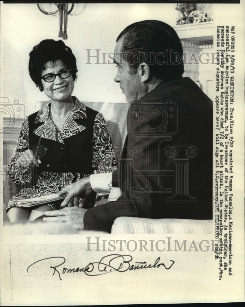 1971 Press Photo Nixon Appoints Romana Banuelos To Treasurer In Washington - Historic Images