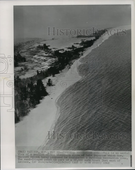 1962 Aerial view of Madison, Wisconsin shore of Lake Superior - Historic Images