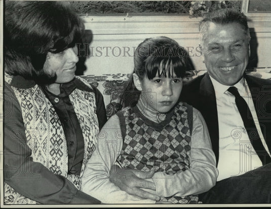 1971 Press Photo James R. Hoffa visits with daughter after his prison release - Historic Images