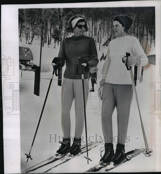 1962 President Kennedy's sisters skiing, Spruce Peak in Vermont - Historic Images
