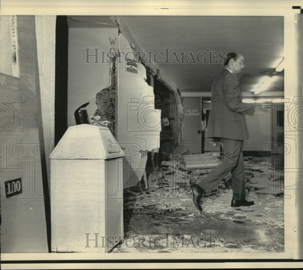 1972 Washington D.C.-Damage from bomb inside Pentagon near restroom - Historic Images