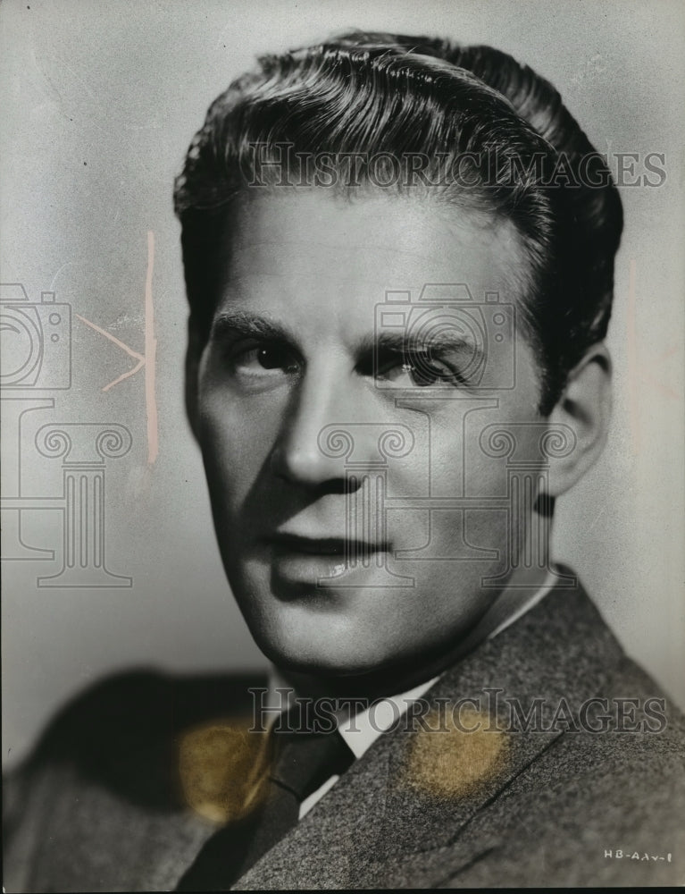 1945 Press Photo Jean-Pierre Aumont, Actor - mjx01497-Historic Images