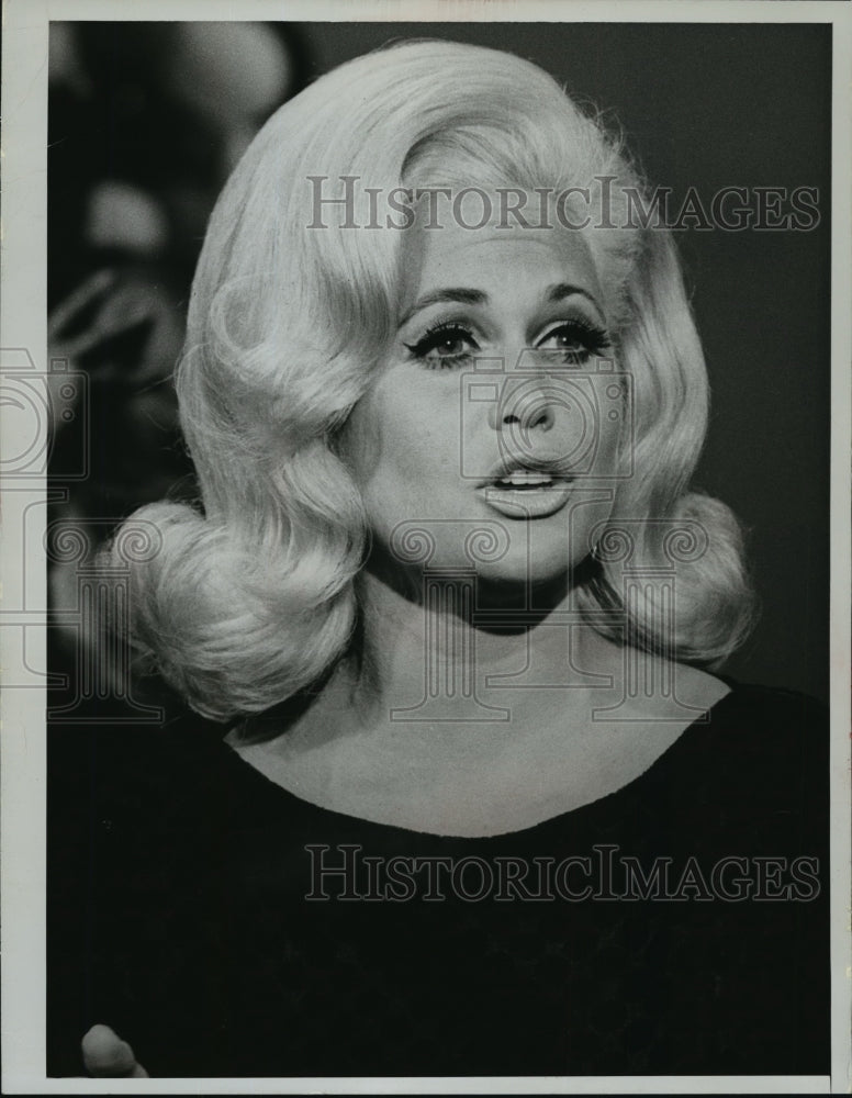 1967 Press Photo Nancy Ames, U.S. Singer. - mjx01555-Historic Images