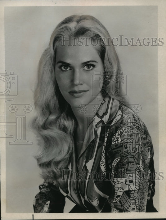1964 Press Photo Nancy Ames, Sings out the news on "That Was the Week That Was."-Historic Images